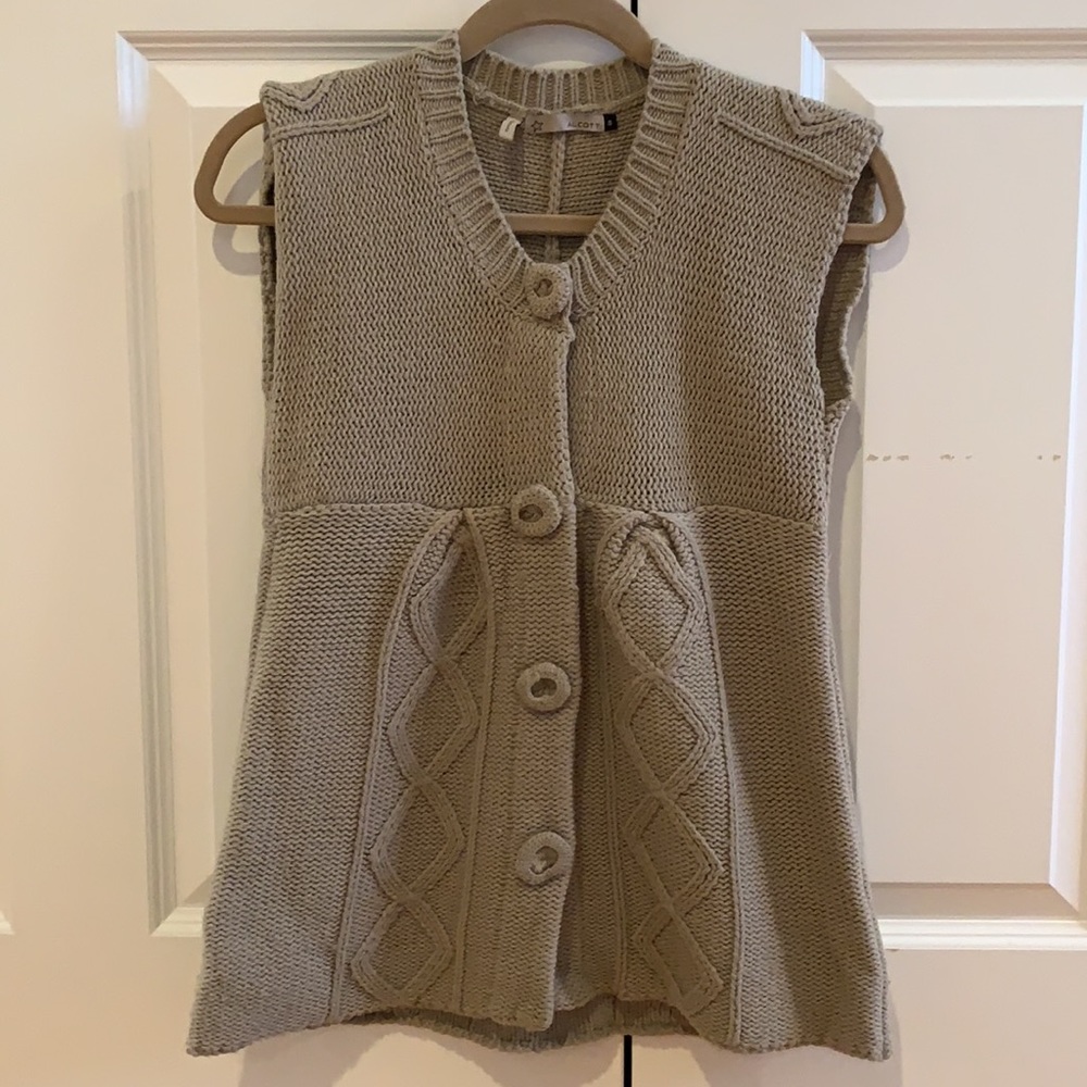LF Sleeveless SweaterCardigan